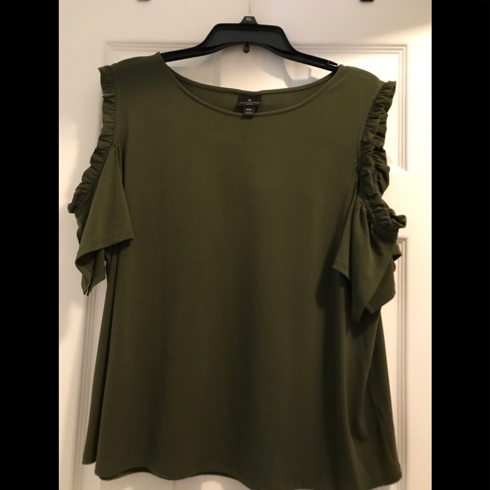 Worthington sage green cold shoulder top